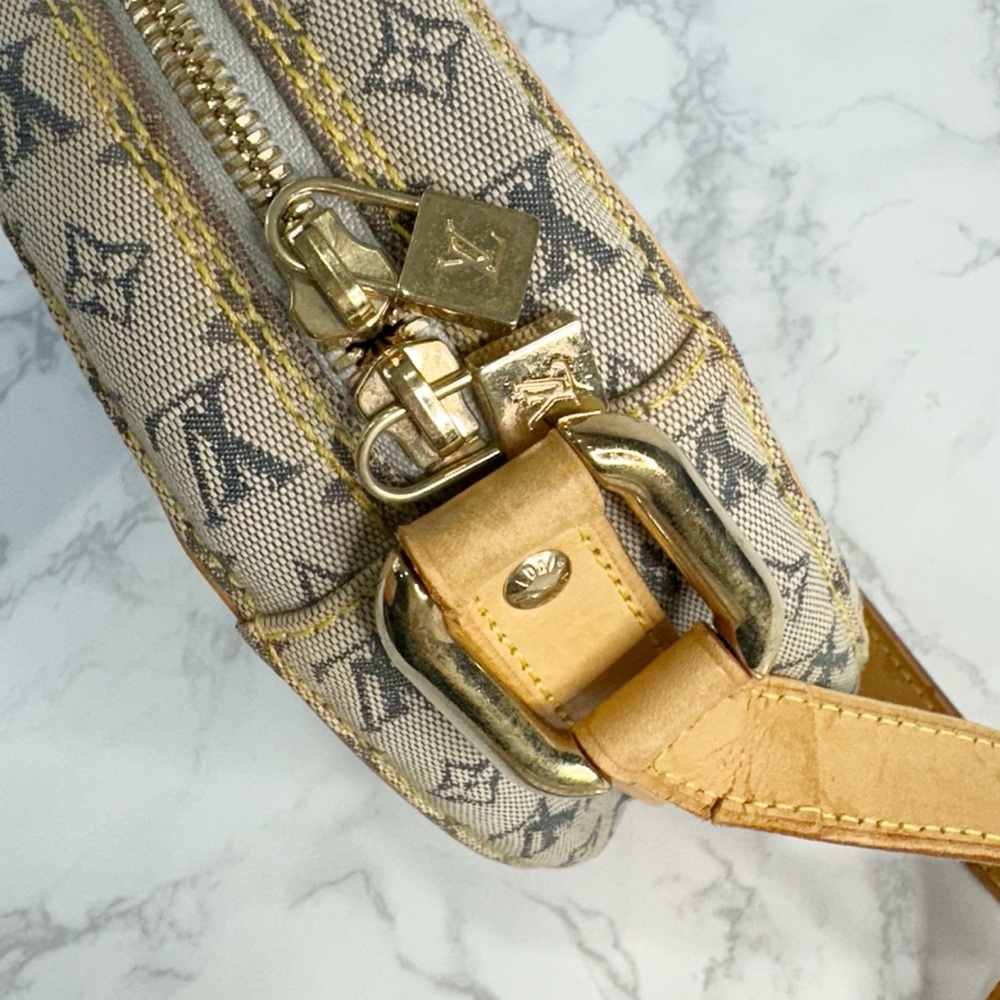 ⛔️SOLD⛔️Louis Vuitton Jeanne Mini Lin crossbody - Picture 13 of 15